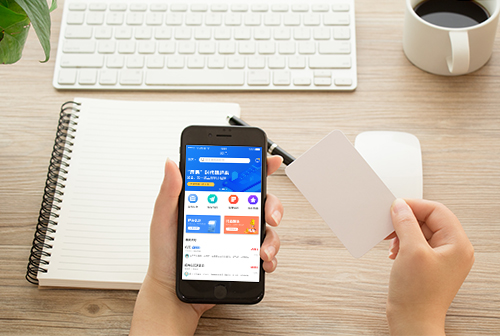 �ٸ�����С����